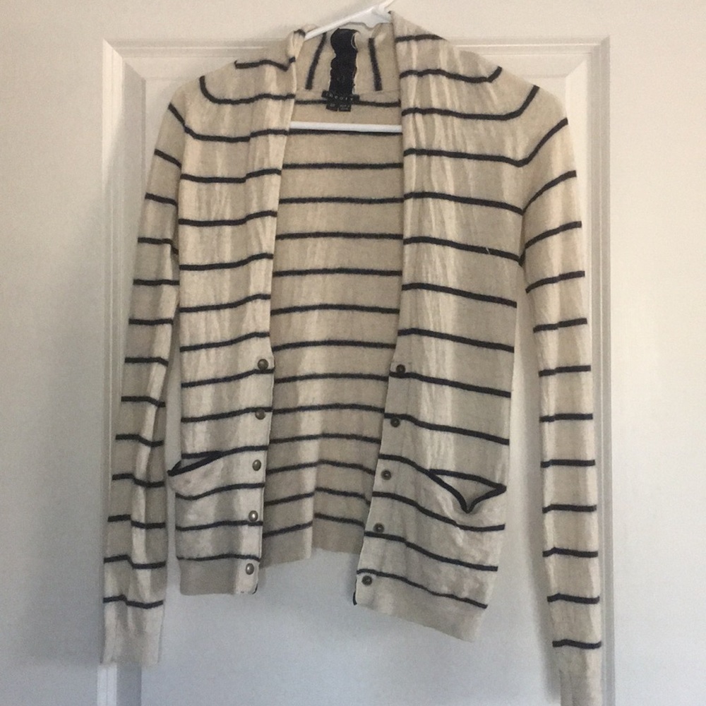 100% cashmere sweater!